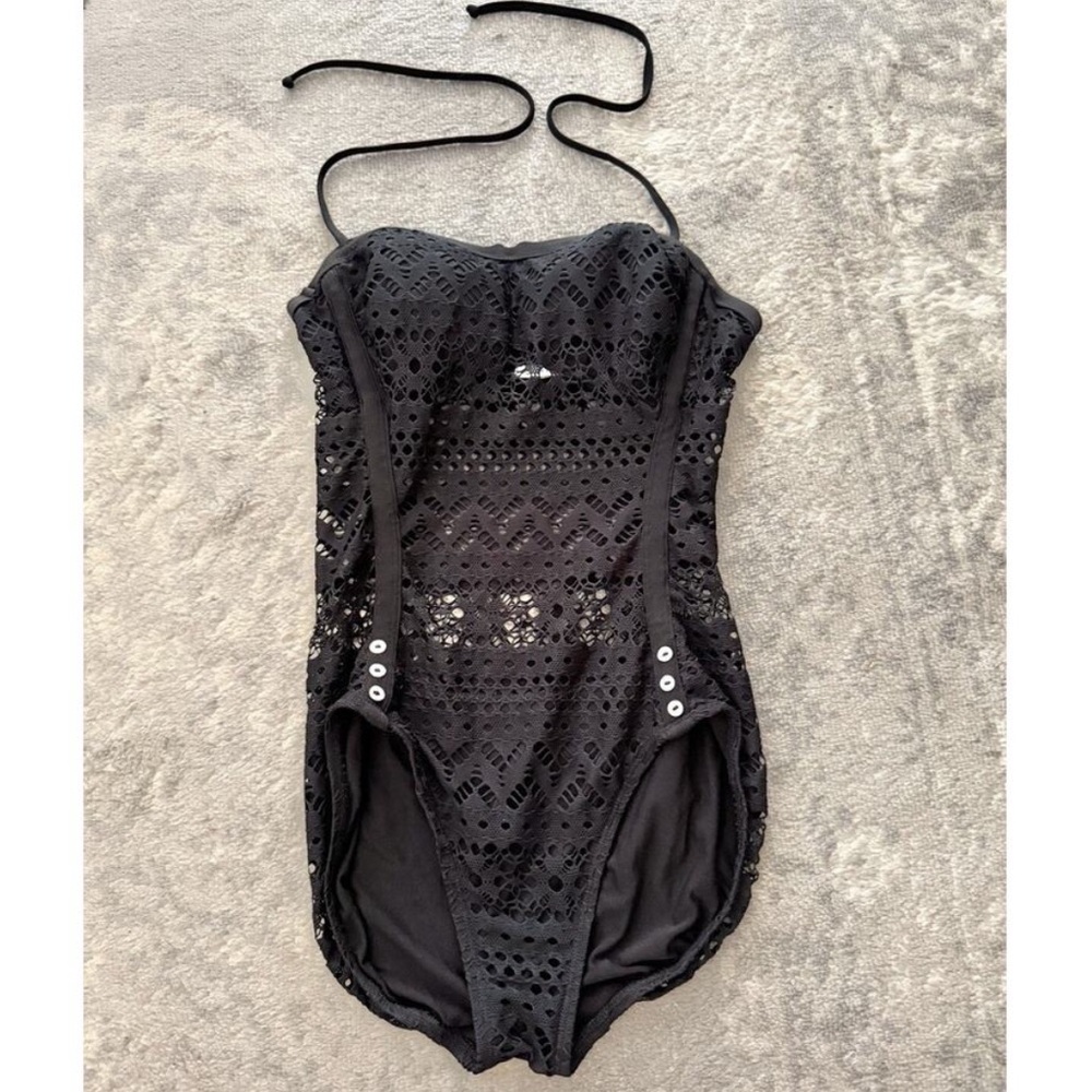 Robin Piccone One-Piece Swimsuit Women's 8 Black Penelope Crochet Overlay Unworn